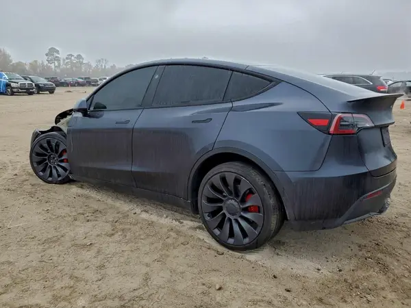 7SAYGDEF0SA374549 2025 TESLA MODEL Y - Image 2