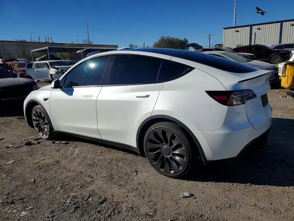 7SAYGDEF0SF309672 2025 TESLA MODEL Y - Image 2