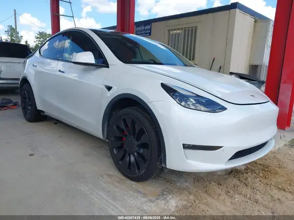 7SAYGDEF1NF312195 2022 TESLA MODEL Y - Image 1