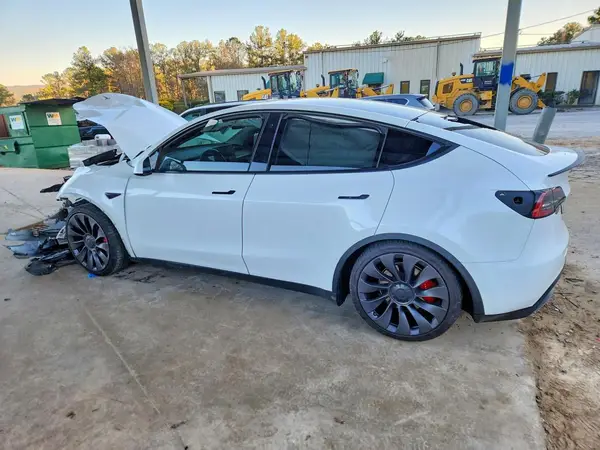 7SAYGDEF1NF318269 2022 TESLA MODEL Y - Image 2