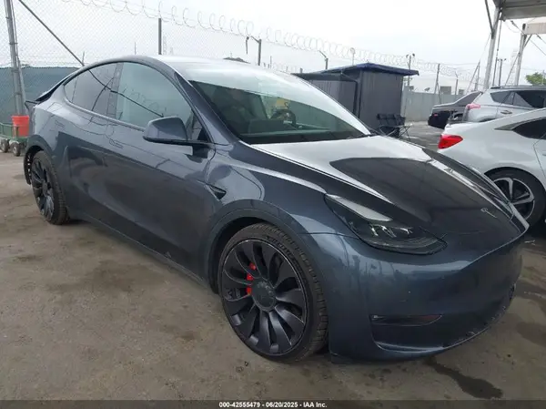 7SAYGDEF1NF330230 2022 TESLA MODEL Y - Image 1