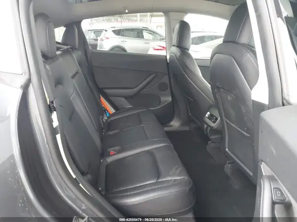 7SAYGDEF1NF330230 2022 TESLA MODEL Y - Image 8