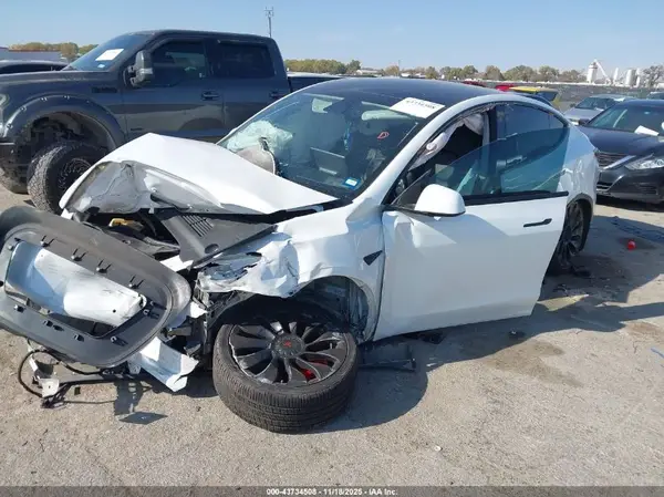 7SAYGDEF1NF337257 2022 TESLA MODEL Y - Image 2