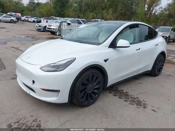 7SAYGDEF1NF339915 2022 TESLA MODEL Y - Image 2