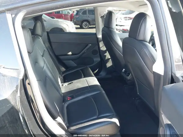7SAYGDEF1NF347920 2022 TESLA MODEL Y - Image 8