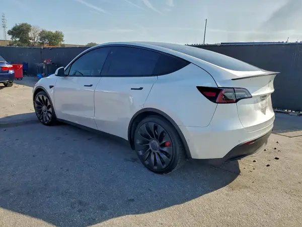 7SAYGDEF1NF372848 2022 TESLA MODEL Y - Image 2