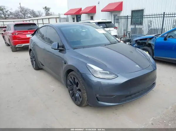 7SAYGDEF1NF375183 2022 TESLA MODEL Y - Image 1
