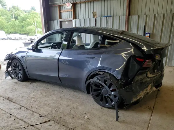 7SAYGDEF1NF376771 2022 TESLA MODEL Y - Image 2