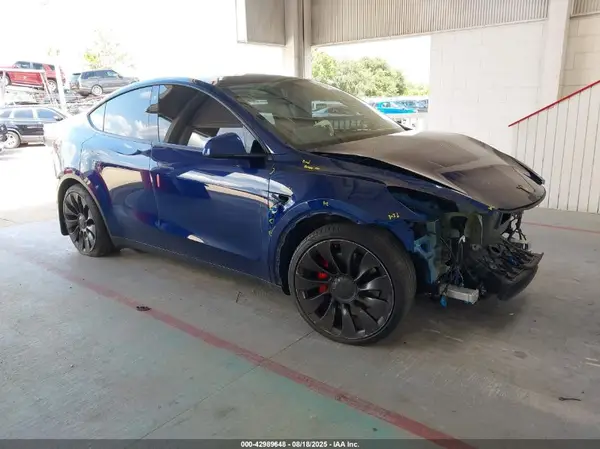 7SAYGDEF1NF377256 2022 TESLA MODEL Y - Image 1