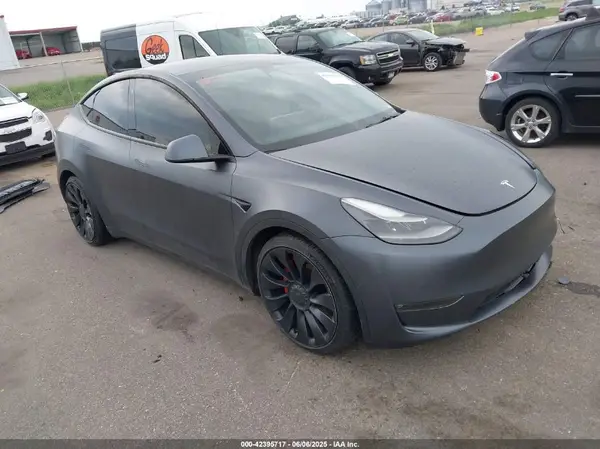 7SAYGDEF1NF379668 2022 TESLA MODEL Y - Image 1