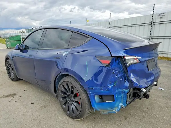 7SAYGDEF1NF391058 2022 TESLA MODEL Y - Image 2