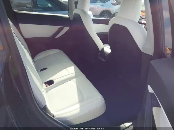 7SAYGDEF1NF392999 2022 TESLA MODEL Y - Image 8