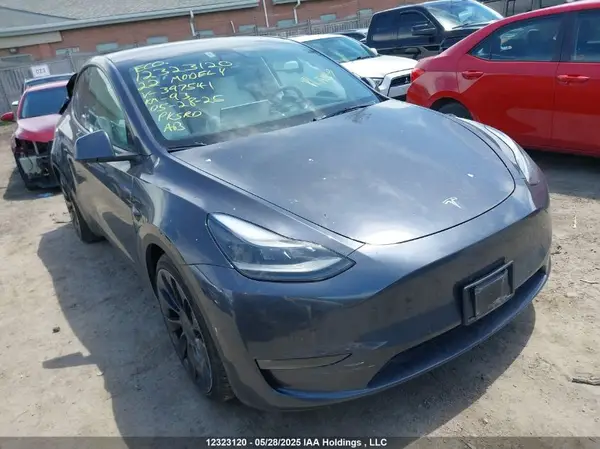 7SAYGDEF1NF397541 2022 TESLA MODEL Y - Image 1