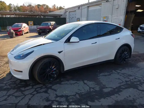 7SAYGDEF1NF399015 2022 TESLA MODEL Y - Image 2
