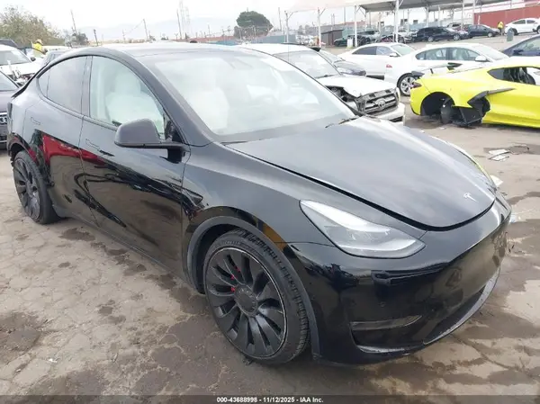 7SAYGDEF1NF404536 2022 TESLA MODEL Y - Image 1