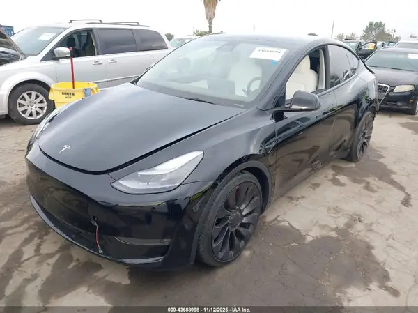 7SAYGDEF1NF404536 2022 TESLA MODEL Y - Image 2