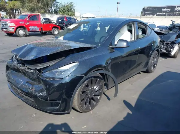 7SAYGDEF1NF404813 2022 TESLA MODEL Y - Image 2