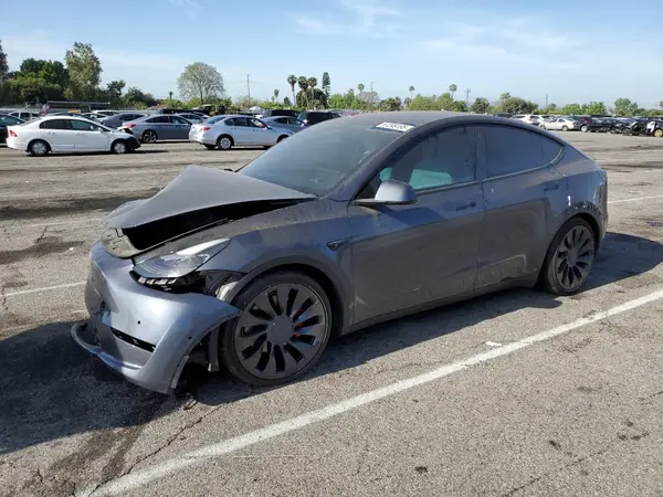 7SAYGDEF1NF405329 2022 TESLA MODEL Y - Image 1