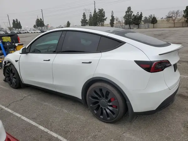 7SAYGDEF1NF406397 2022 TESLA MODEL Y - Image 2