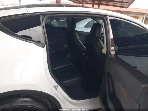 7SAYGDEF1NF409901 2022 TESLA MODEL Y - Image 8