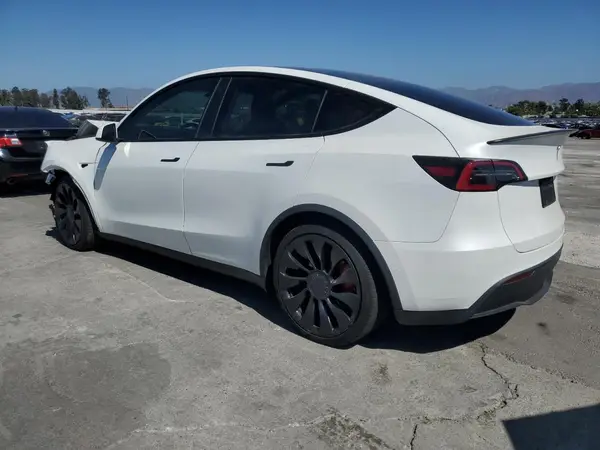 7SAYGDEF1NF410577 2022 TESLA MODEL Y - Image 2