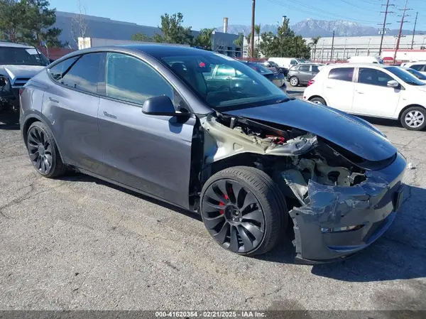 7SAYGDEF1NF411325 2022 TESLA MODEL Y - Image 1