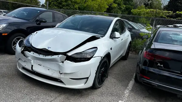 7SAYGDEF1NF436290 2022 TESLA MODEL Y - Image 2