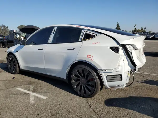 7SAYGDEF1NF438332 2022 TESLA MODEL Y - Image 2