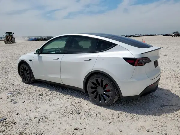 7SAYGDEF1NF438640 2022 TESLA MODEL Y - Image 2
