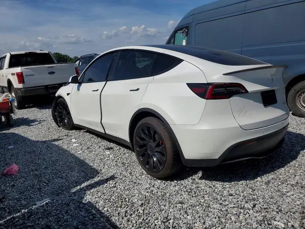 7SAYGDEF1NF448147 2022 TESLA MODEL Y - Image 2