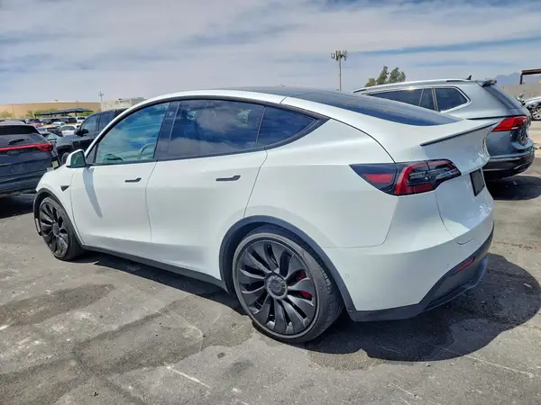 7SAYGDEF1NF456541 2022 TESLA MODEL Y - Image 2