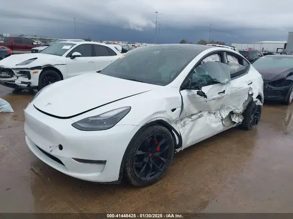 7SAYGDEF1NF456829 2022 TESLA MODEL Y - Image 2