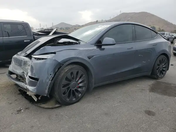 7SAYGDEF1NF457494 2022 TESLA MODEL Y - Image 1