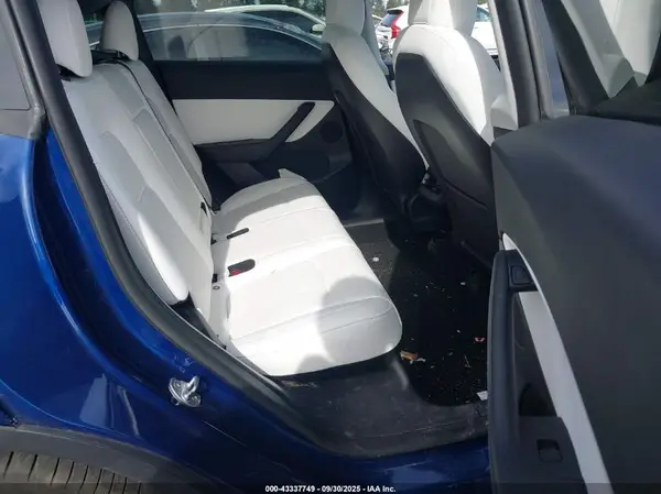 7SAYGDEF1NF469080 2022 TESLA MODEL Y - Image 8