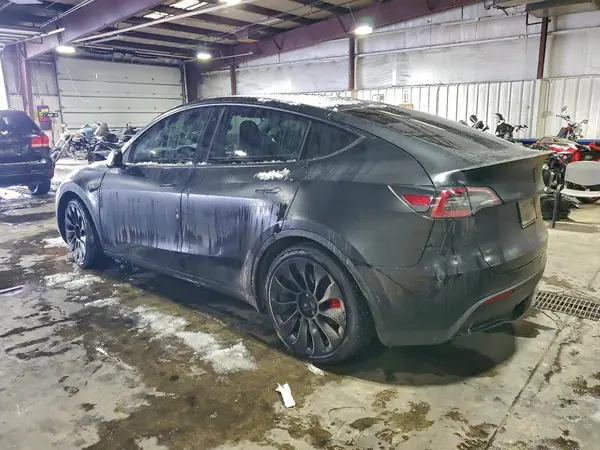 7SAYGDEF1NF469578 2022 TESLA MODEL Y - Image 2