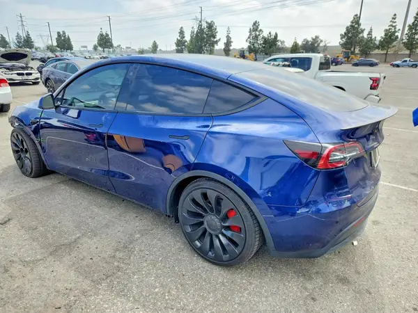 7SAYGDEF1NF485778 2022 TESLA MODEL Y - Image 2
