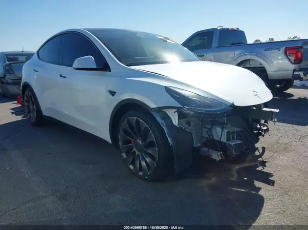 7SAYGDEF1NF521341 2022 TESLA MODEL Y - Image 1