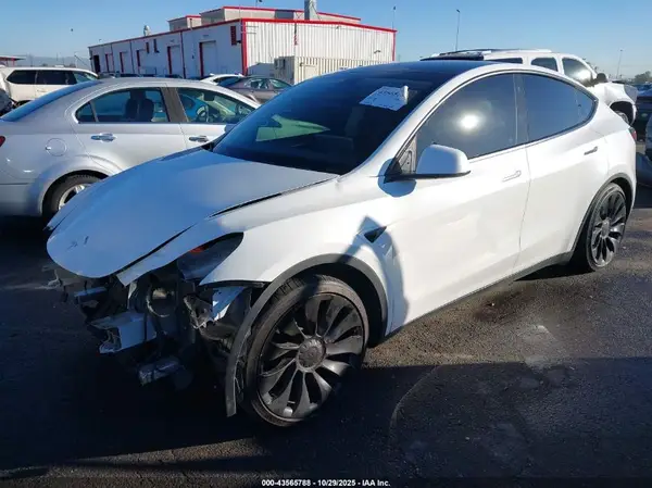 7SAYGDEF1NF521341 2022 TESLA MODEL Y - Image 2