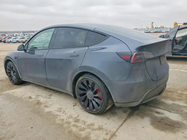 7SAYGDEF1NF522280 2022 TESLA MODEL Y - Image 2