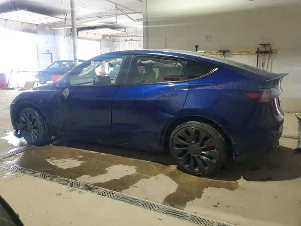 7SAYGDEF1NF532078 2022 TESLA MODEL Y - Image 2