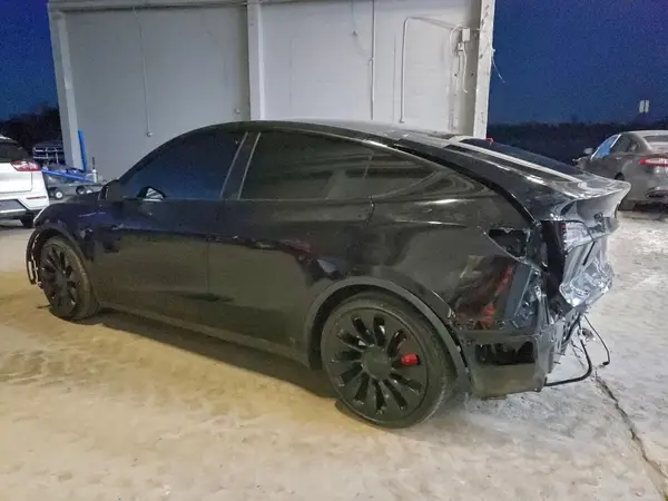7SAYGDEF1NF533439 2022 TESLA MODEL Y - Image 2