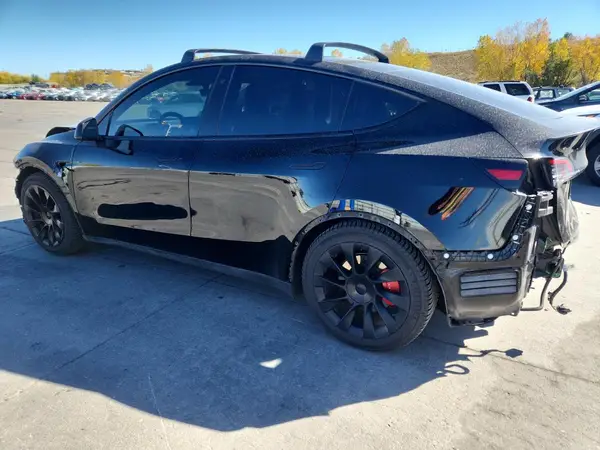 7SAYGDEF1NF542450 2022 TESLA MODEL Y - Image 2
