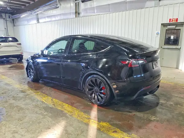 7SAYGDEF1NF549205 2022 TESLA MODEL Y - Image 2