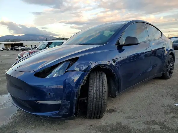 7SAYGDEF1NF558549 2022 TESLA MODEL Y - Image 1