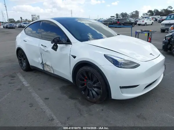 7SAYGDEF1NF559572 2022 TESLA MODEL Y - Image 1