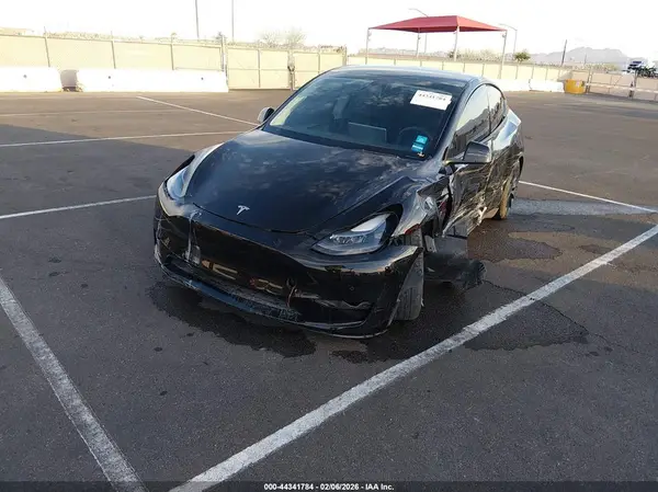7SAYGDEF1NF575190 2022 TESLA MODEL Y - Image 2