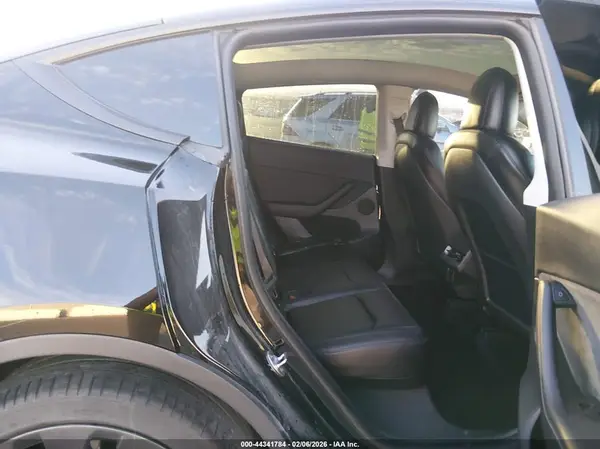 7SAYGDEF1NF575190 2022 TESLA MODEL Y - Image 8