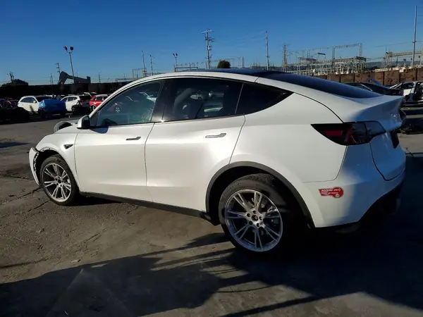 7SAYGDEF1PA049822 2023 TESLA MODEL Y - Image 2