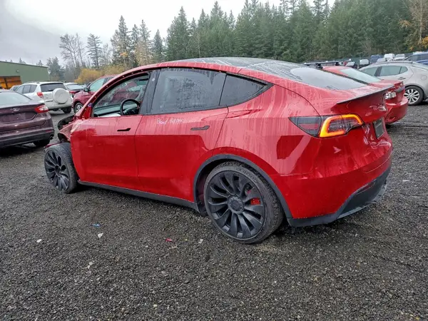 7SAYGDEF1PF585656 2023 TESLA MODEL Y - Image 2