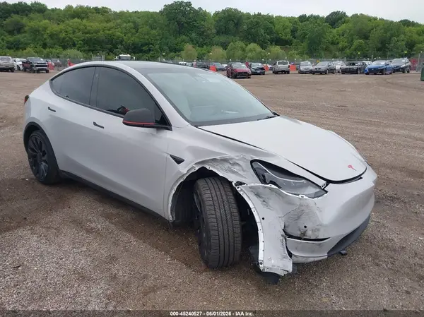 7SAYGDEF1PF590677 2023 TESLA MODEL Y - Image 1